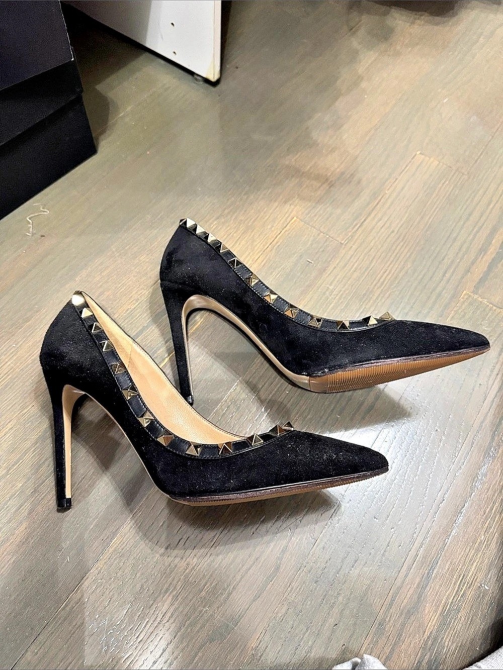 Valentino Rockstud Pumps in Black EU 37.5